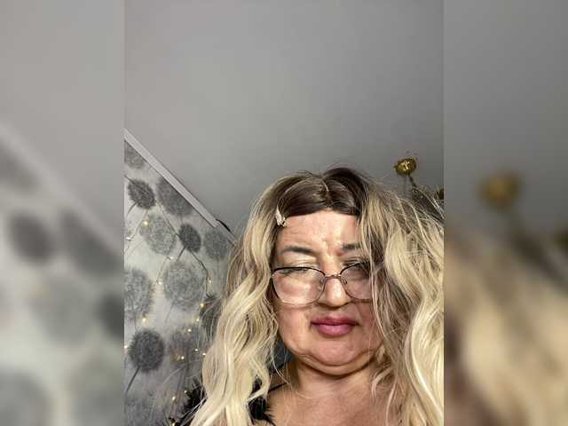 SVETIKBOMBOCHKA live cam on BongaCams