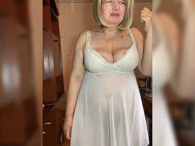 SVETIKBOMBOCHKA live cam on BongaCams