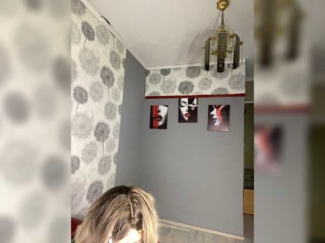 SVETIKBOMBOCHKA live cam