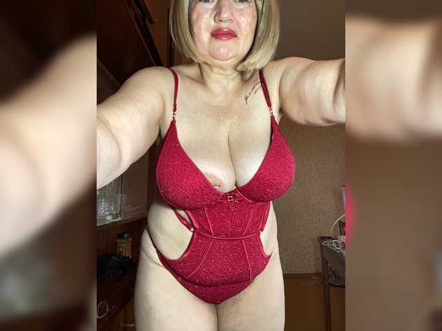 SVETIKBOMBOCHKA live cam on BongaCams