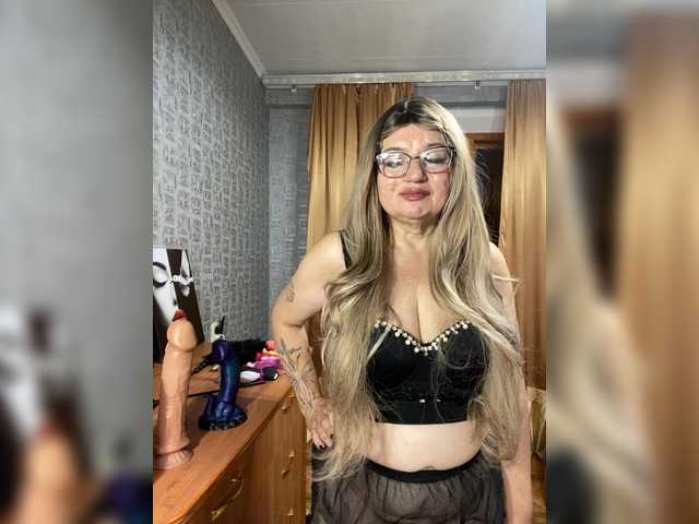 MissTemperament live cam preview