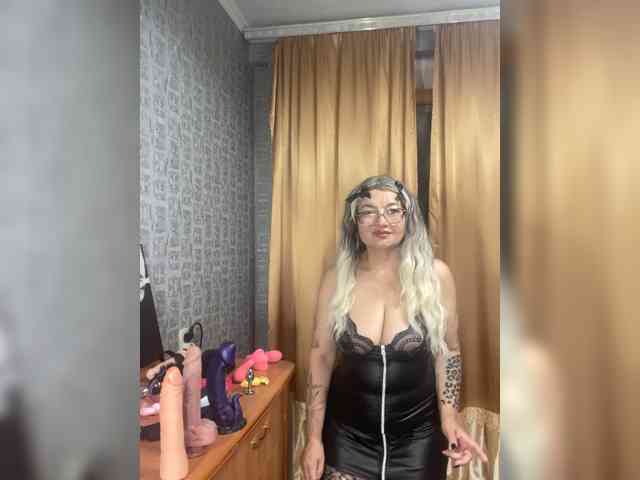 MissTemperament webcam