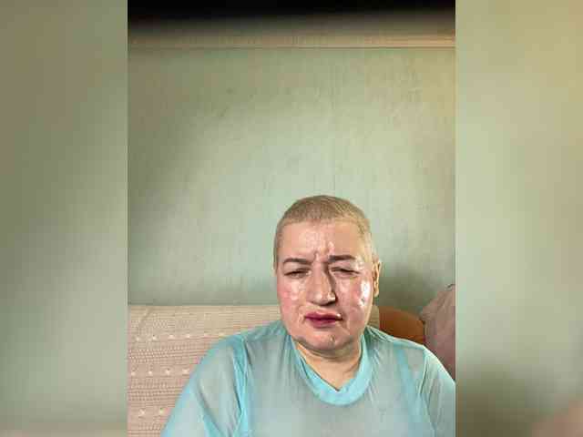 SVETIKBOMBOCHKA Live Webcam on BongaCams