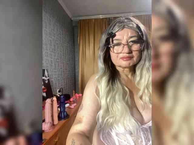 MissTemperament webcam