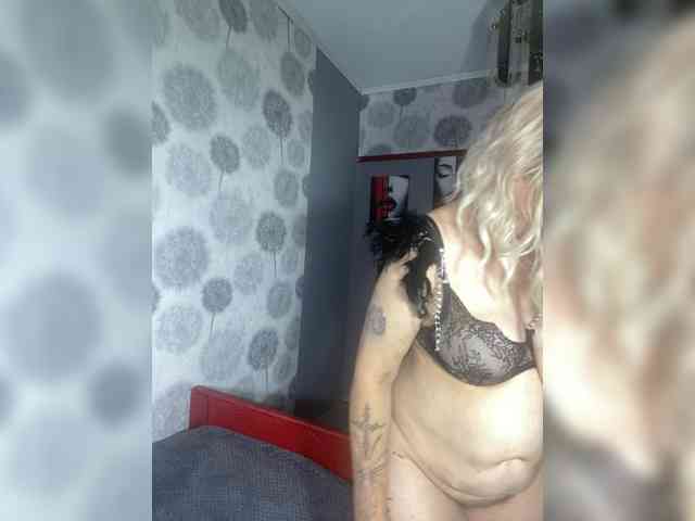 MissTemperament webcam