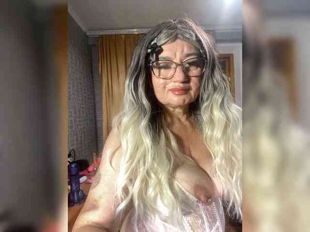 MissTemperament webcam