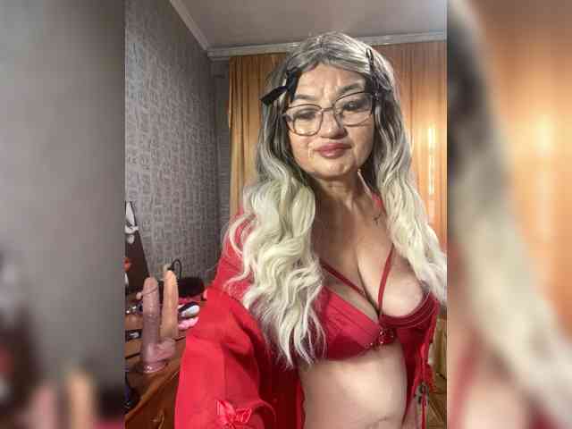 MissTemperament webcam