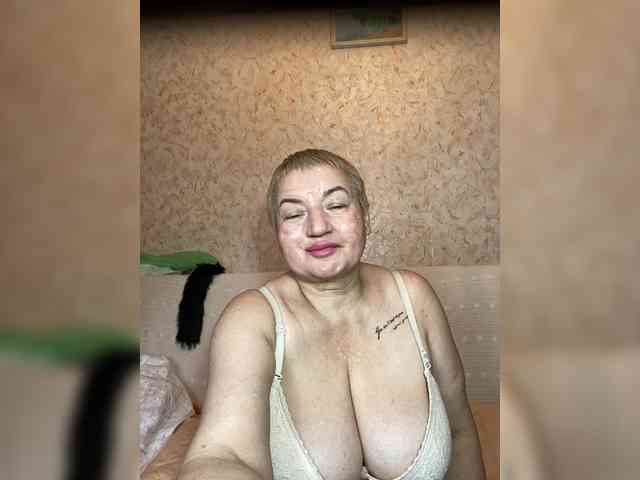 SVETIKBOMBOCHKA Live Webcam on BongaCams
