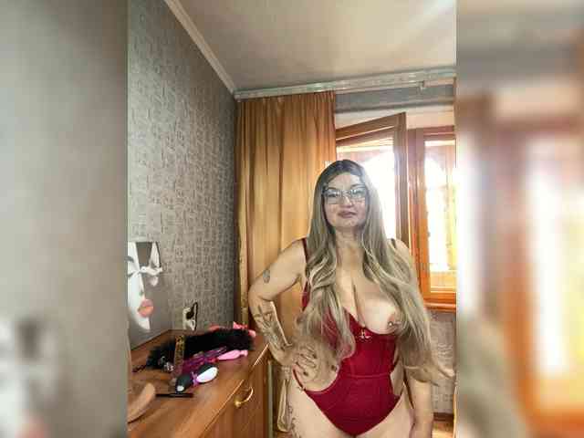 MissTemperament webcam