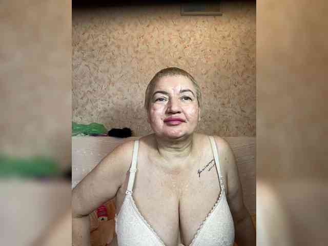 SVETIKBOMBOCHKA Live Webcam on BongaCams