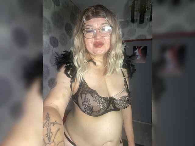 MissTemperament webcam