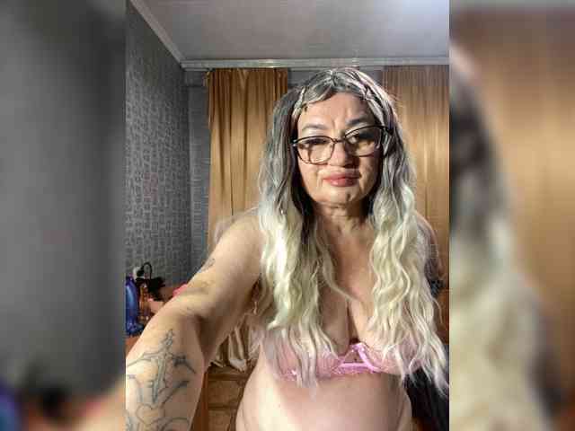 MissTemperament webcam