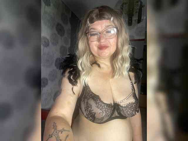 MissTemperament webcam