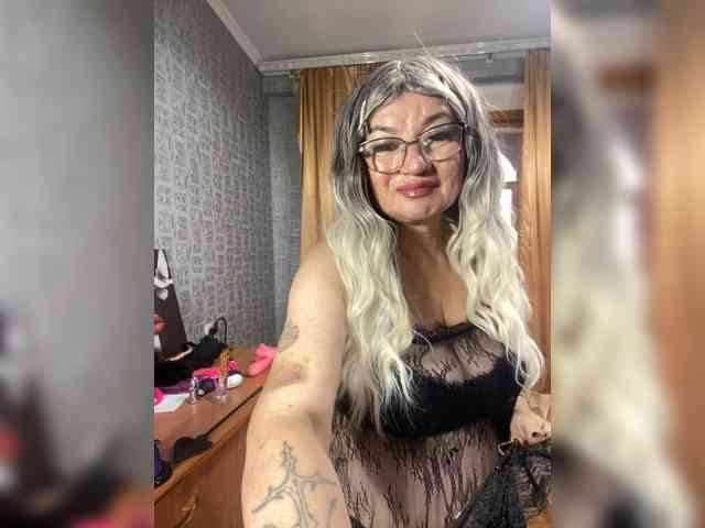 MissTemperament webcam
