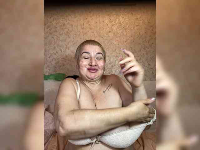 SVETIKBOMBOCHKA Live Webcam on BongaCams