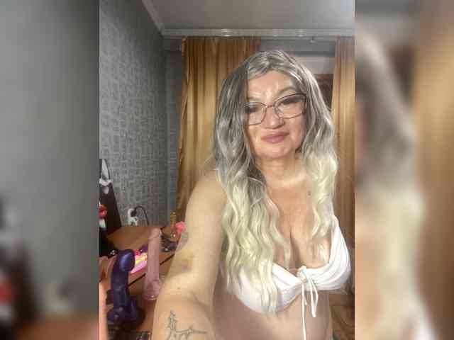 MissTemperament webcam