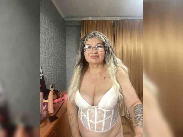 MissTemperament webcam
