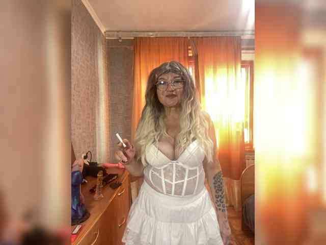 MissTemperament webcam