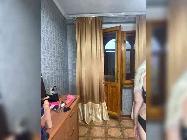 MissTemperament webcam