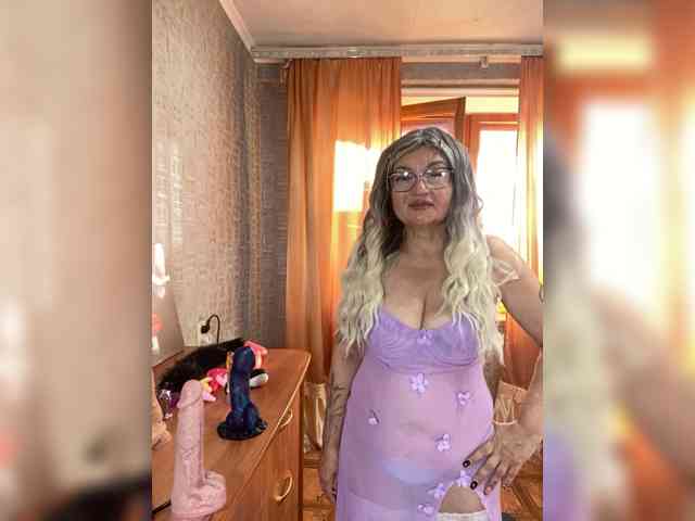 MissTemperament webcam