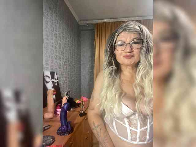 MissTemperament webcam