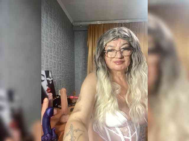 MissTemperament webcam