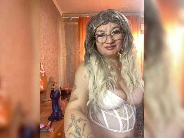 MissTemperament webcam