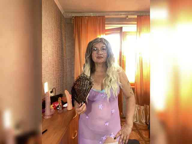 MissTemperament webcam