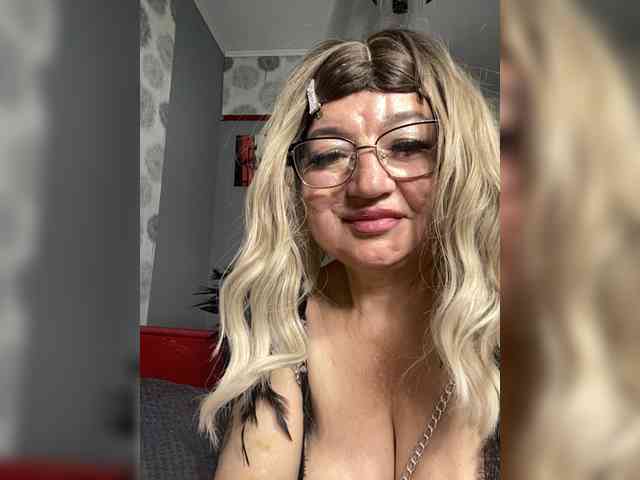 MissTemperament webcam