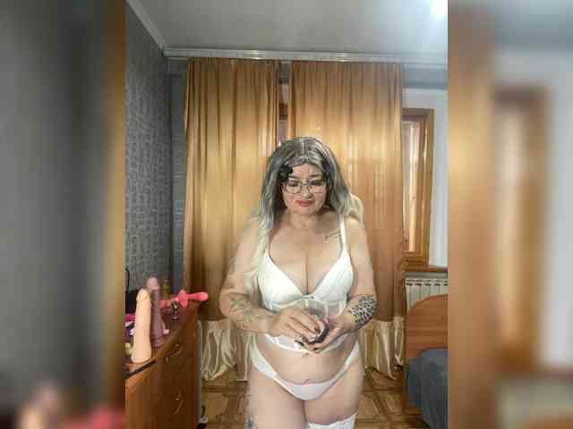MissTemperament webcam