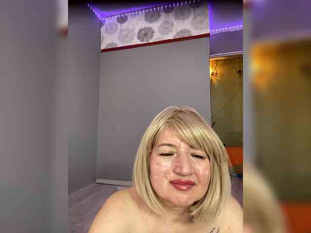 SVETIKBOMBOCHKA Sex Cam Show
