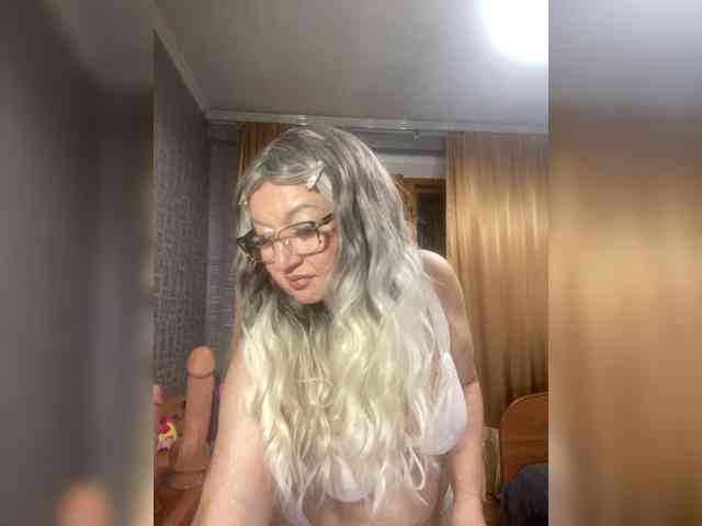 MissTemperament webcam