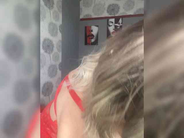 MissTemperament webcam