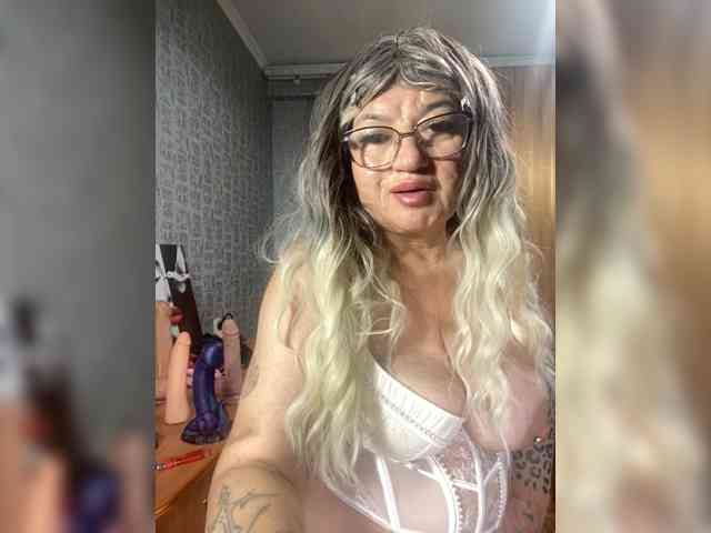 MissTemperament webcam