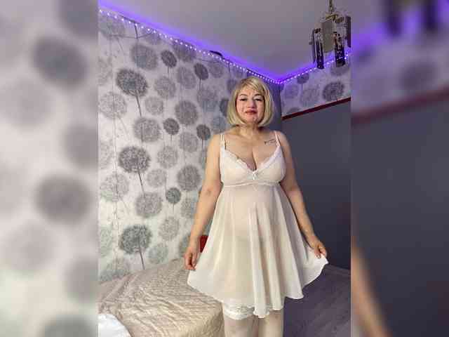 SVETIKBOMBOCHKA Sex Cam Show