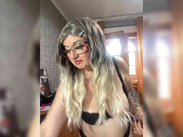 MissTemperament webcam