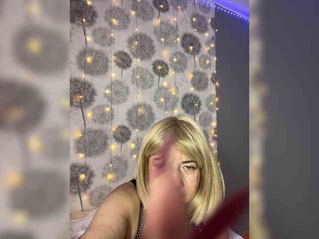 SVETIKBOMBOCHKA Live Webcam on BongaCams