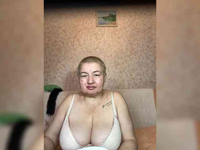 SVETIKBOMBOCHKA Live Webcam on BongaCams