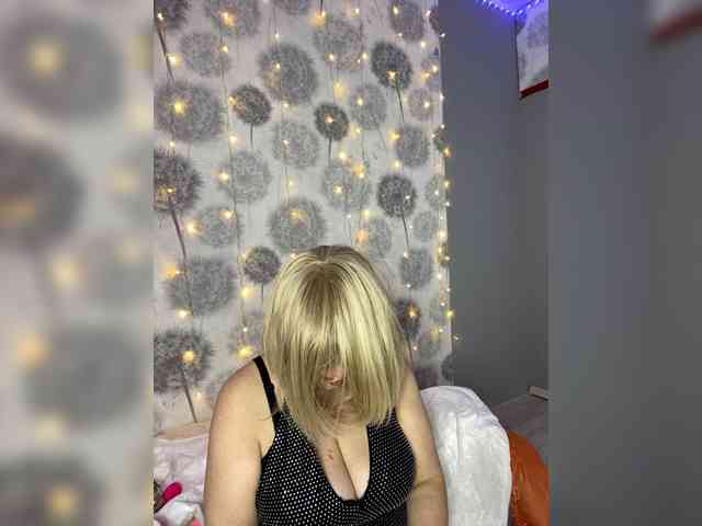 SVETIKBOMBOCHKA Sex Cam Show
