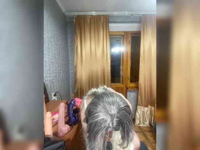 MissTemperament webcam