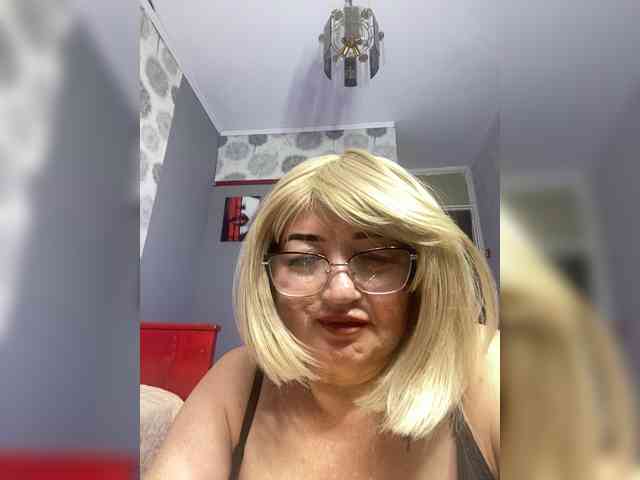 SVETIKBOMBOCHKA Sex Cam Show