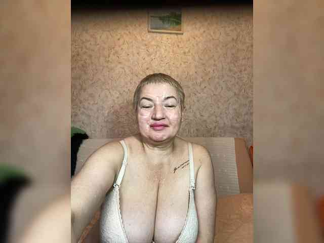 SVETIKBOMBOCHKA Live Webcam on BongaCams