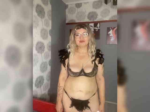 MissTemperament webcam