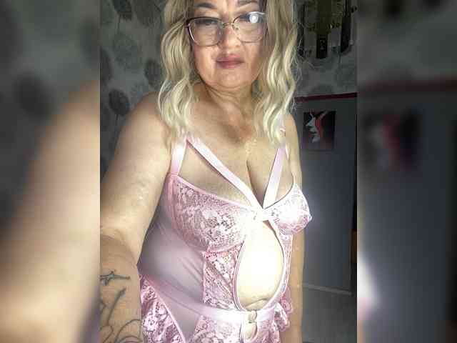 MissTemperament webcam