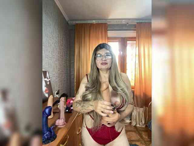 MissTemperament webcam