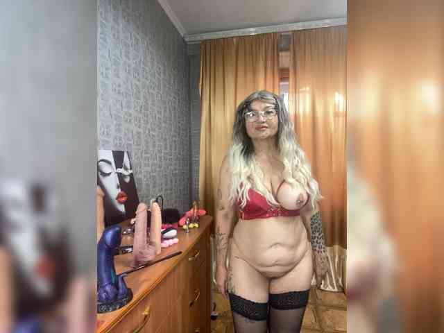 MissTemperament webcam