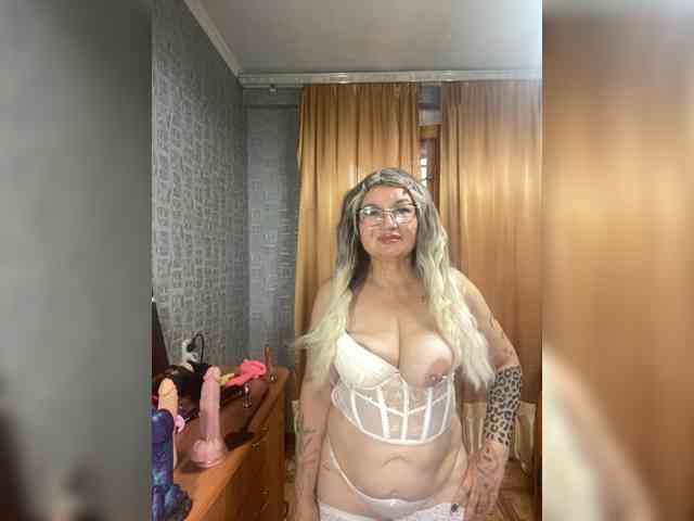 SVETIKBOMBOCHKA's webcam live show