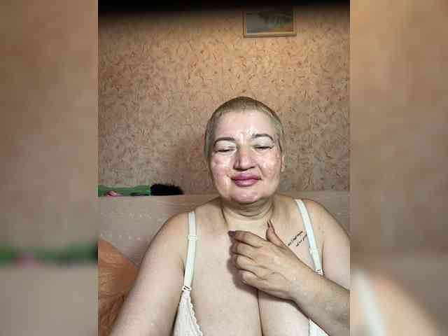 SVETIKBOMBOCHKA Live Webcam on BongaCams