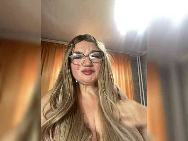 MissTemperament webcam