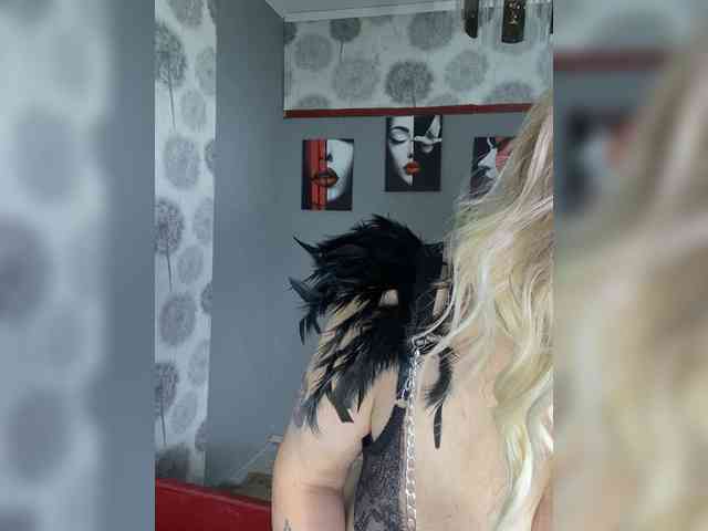 MissTemperament webcam